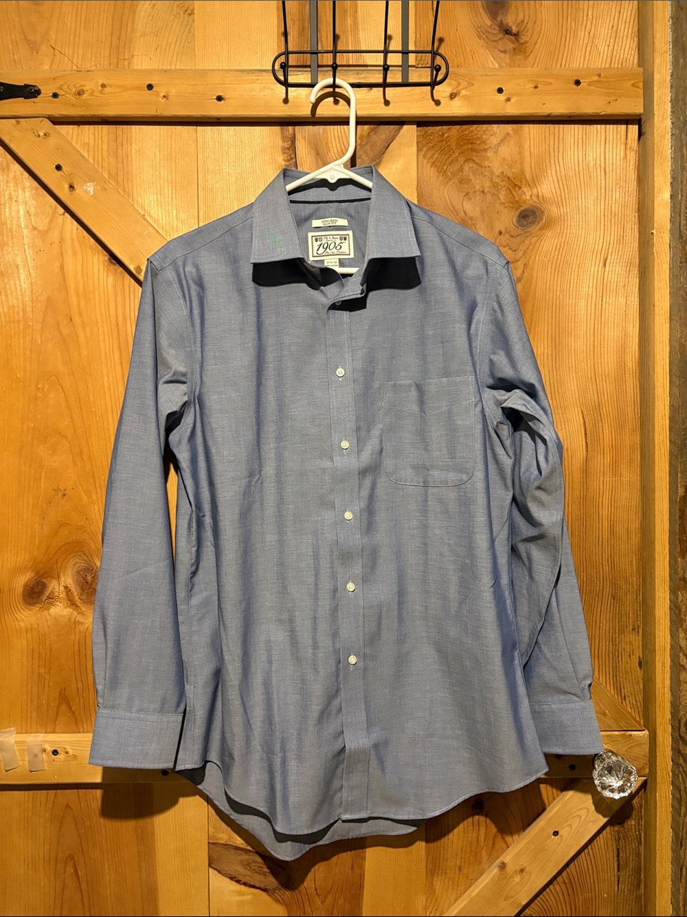 Jos. A. Bank Men's Light Blue Button-Up Dress Shirt